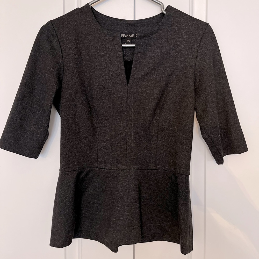 Ladies charcoal stretchy / fitted top - size small